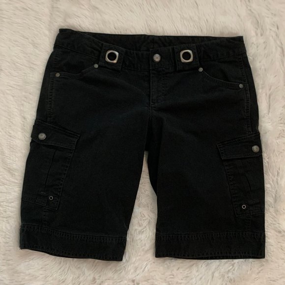 Athleta Kick It Cargo Bermuda Shorts Black Size 6 - Picture 2 of 3